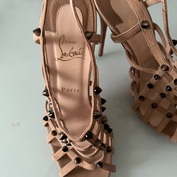 Super cute Christian Louboutin, high heels. - Picture 3 of 12